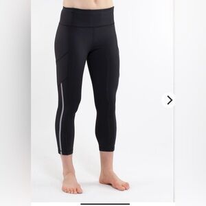 Lululemon Black Back on Track Crop GUC size 8